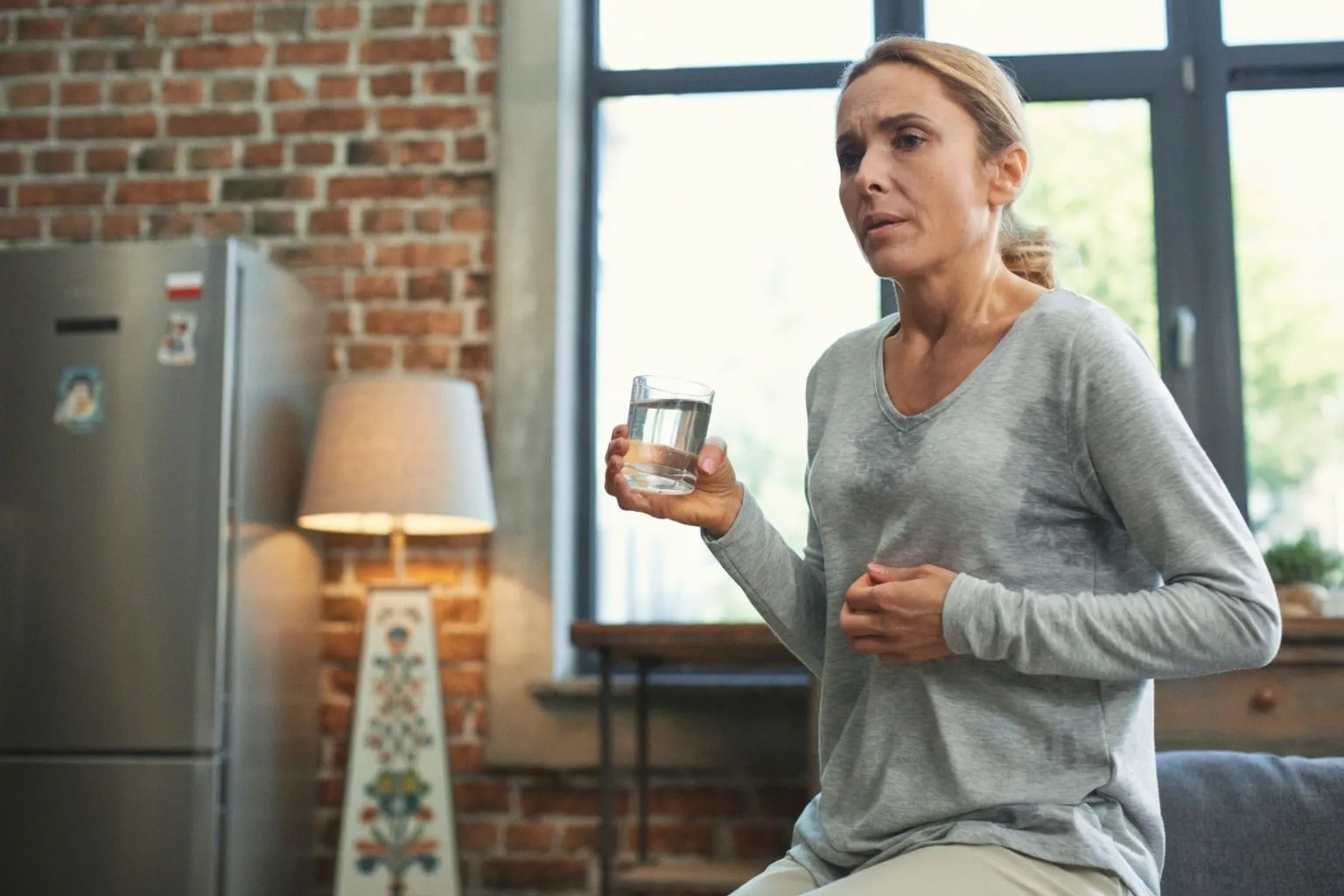 Suplementy na menopauzę pod lupą: czy obietnice producentów mają pokrycie w nauce?